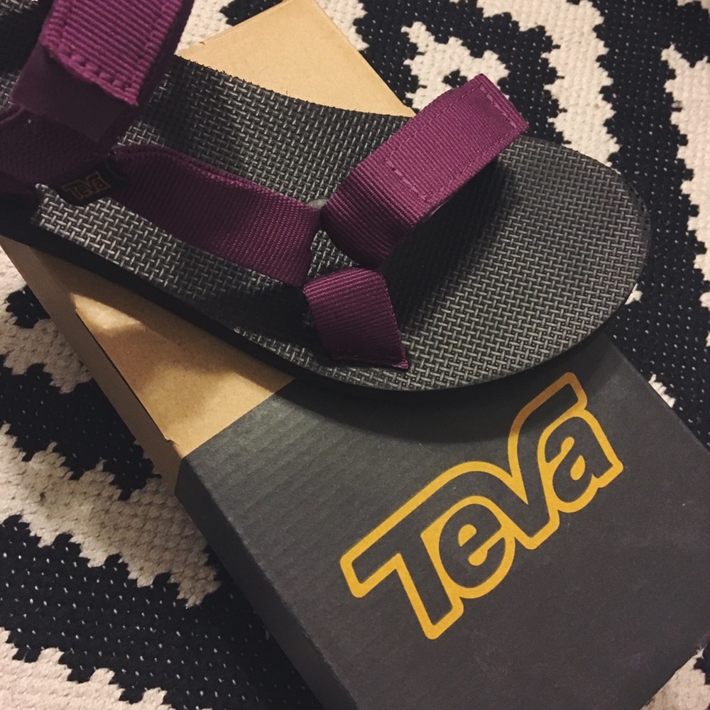 Teva Hiking Sandals size 6